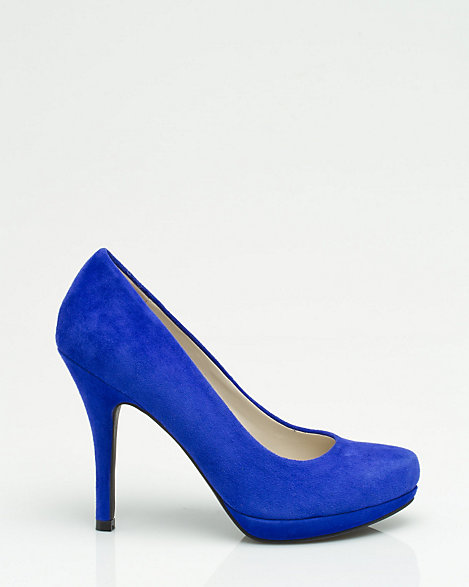 3 inch round toe pumps