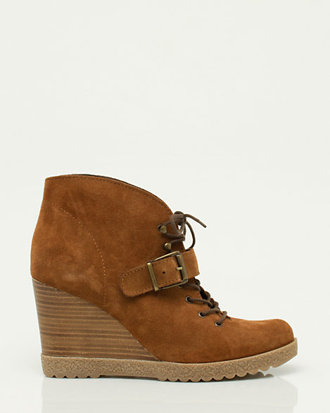 Italian Made Suede Lace-up Ankle Bootie | LE CHÂTEAU