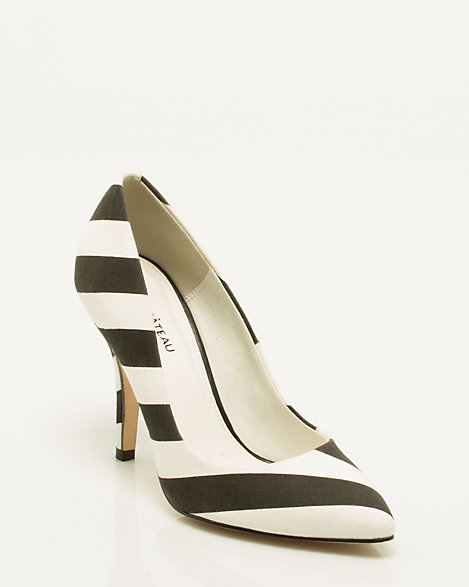 joe brown canvas pumps