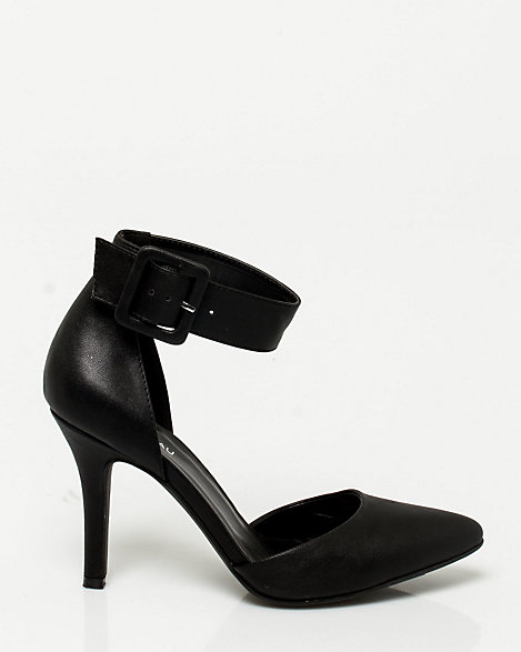 LE CHÂTEAU: Leather-Like Ankle Strap Shoe
