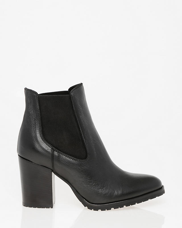 Le Château: Suede-Like Over-the-Knee Boot